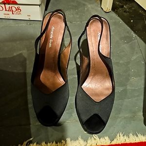 Women's size 7 1/2 black slingbacks